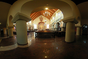 Wnętrze - tył kościoła