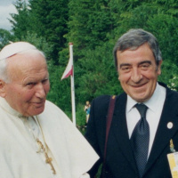 ARTURO MARI